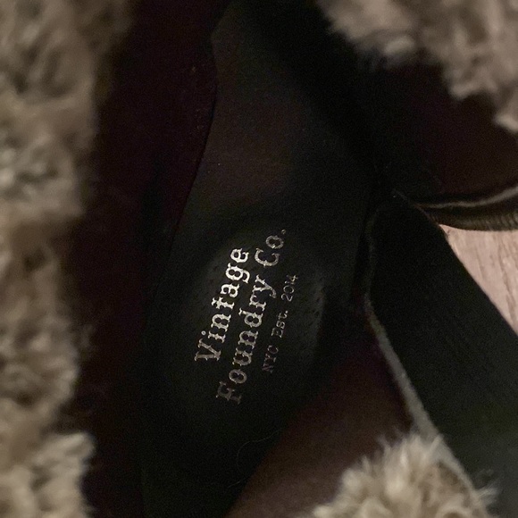 NWOB and never-worn Vintage Foundry Co. Olive Suede Faux Fur Boots Size 6.5 - Picture 10 of 11